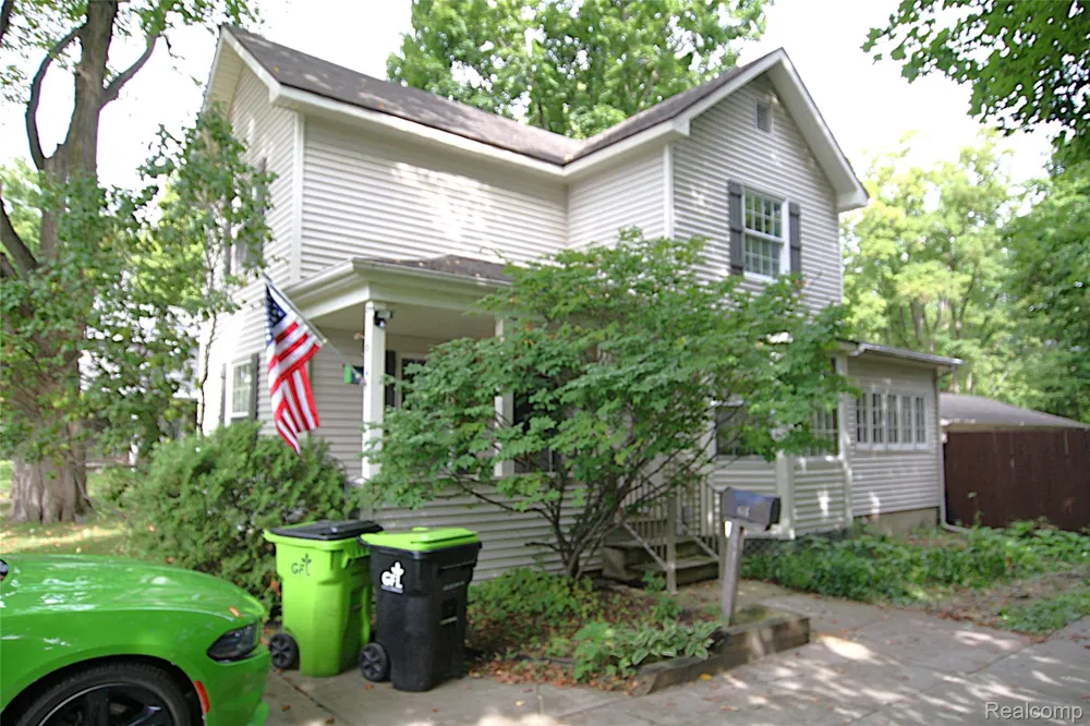 614 Hickory Street Fenton City, MI 48430