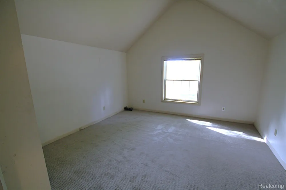 614 Hickory Street Fenton City, MI 48430