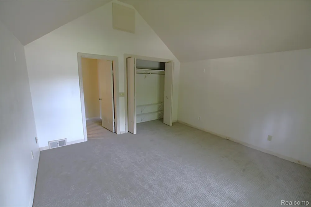 614 Hickory Street Fenton City, MI 48430
