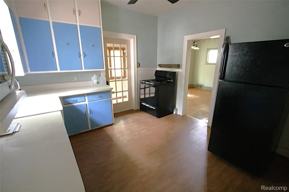 614 Hickory Street Fenton City, MI 48430