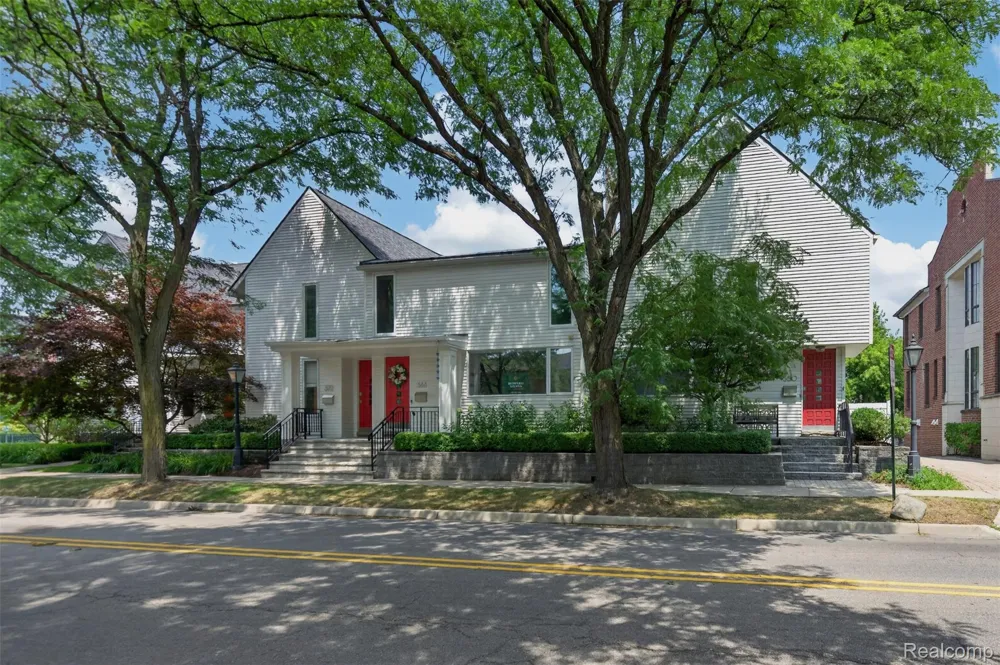 350 W. Brown Street Birmingham City, MI 48009
