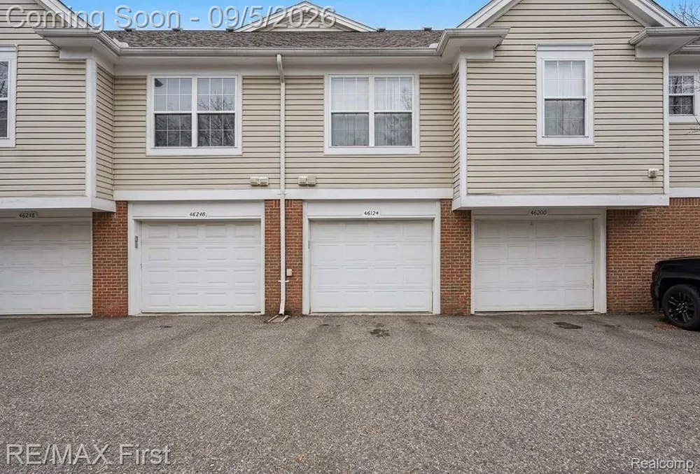 46124 Allenton Drive Macomb Township, MI 48044