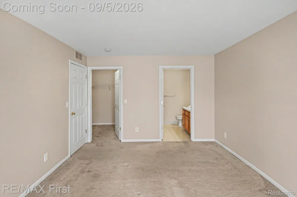 46124 Allenton Drive Macomb Township, MI 48044