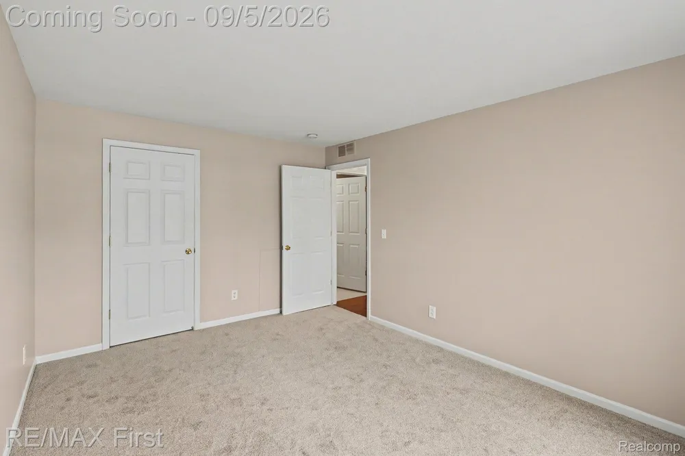 46124 Allenton Drive Macomb Township, MI 48044
