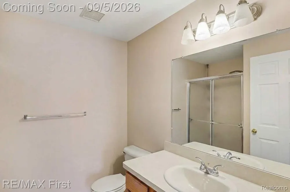 46124 Allenton Drive Macomb Township, MI 48044