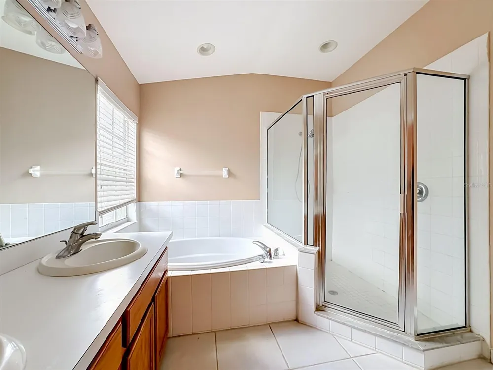7931 CARRIAGE POINTE DRIVE Gibsonton, FL 33534