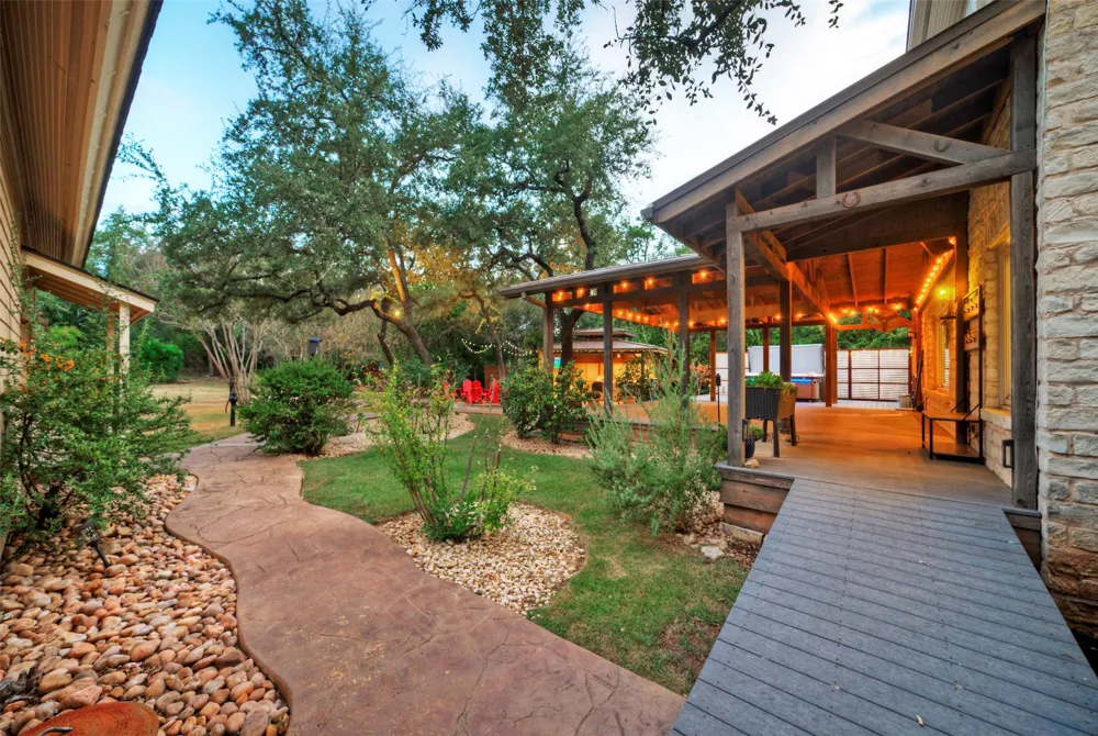 16807 Trail Of The Woods Austin, TX 78734