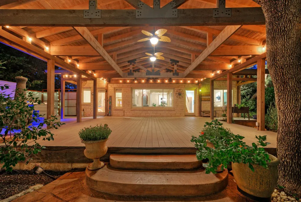 16807 Trail Of The Woods Austin, TX 78734