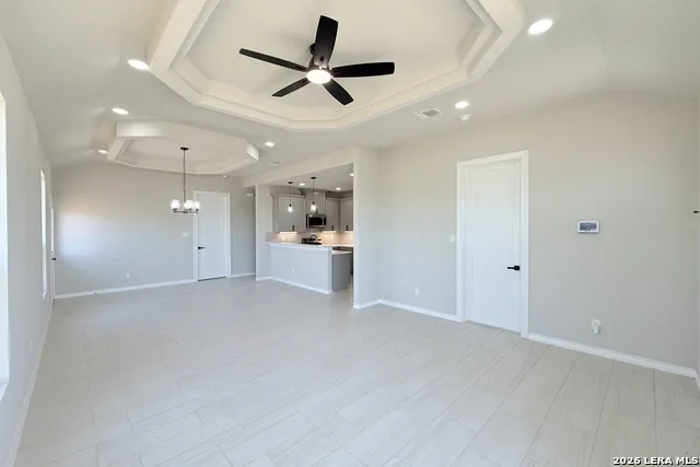 124 CAMINO VERDE CT La Vernia, TX 78121