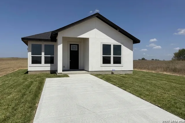 124 CAMINO VERDE CT La Vernia, TX 78121