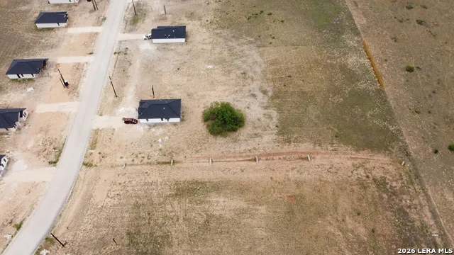 124 CAMINO VERDE CT La Vernia, TX 78121