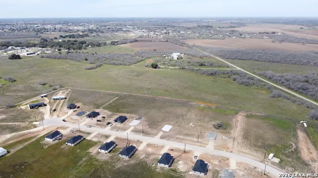 124 CAMINO VERDE CT La Vernia, TX 78121