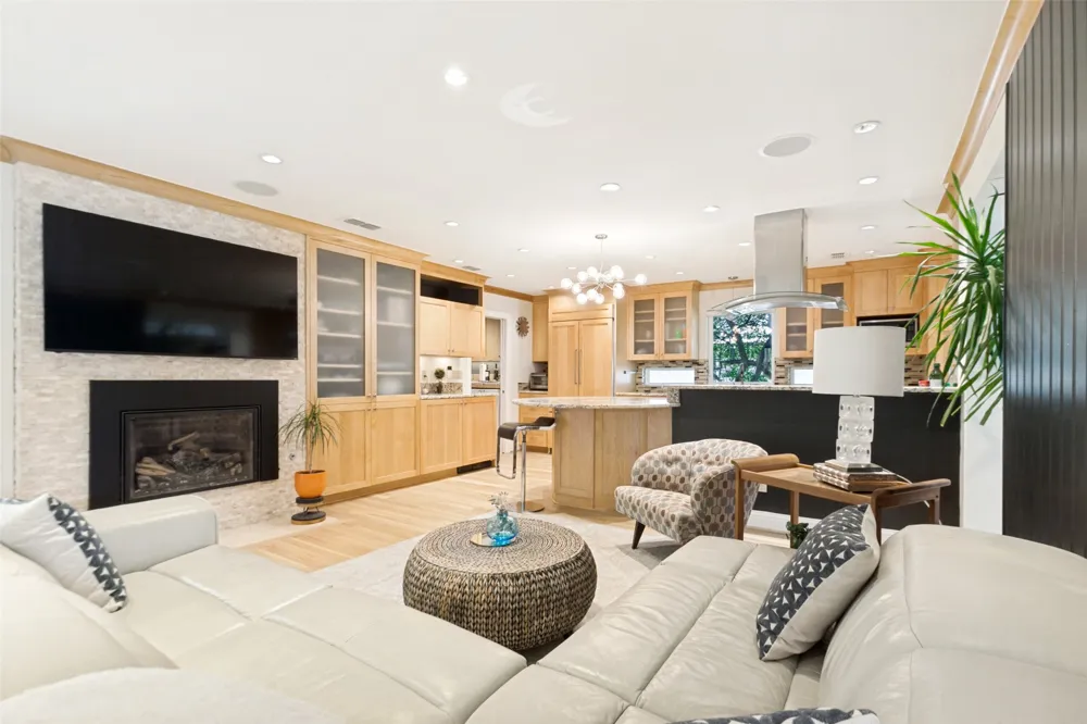 312 Canyon Valley Drive Richardson, TX 75080
