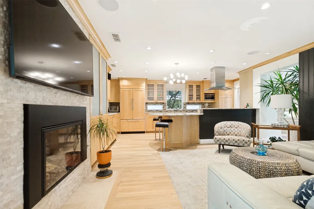 312 Canyon Valley Drive Richardson, TX 75080