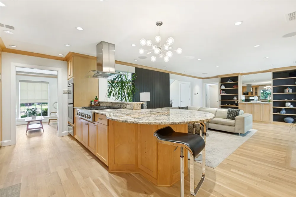 312 Canyon Valley Drive Richardson, TX 75080