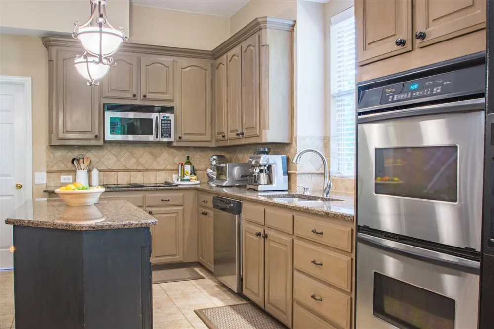4504 Narrowbrook Drive Flower Mound, TX 75028
