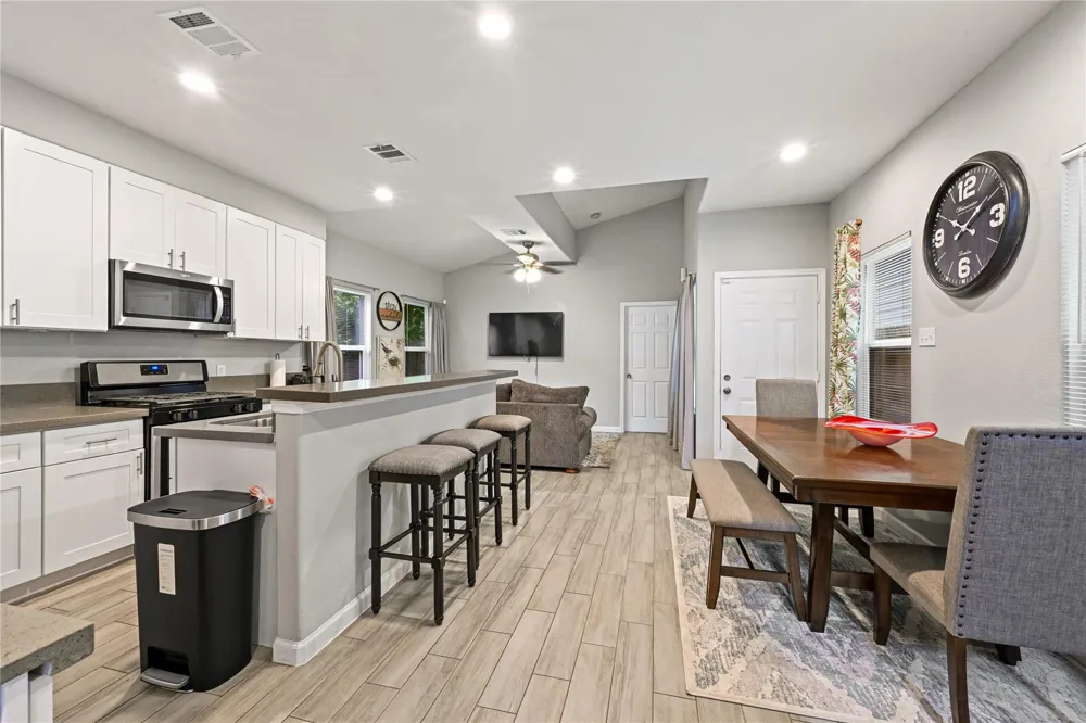 4420 Elmwood Street Houston, TX 77051