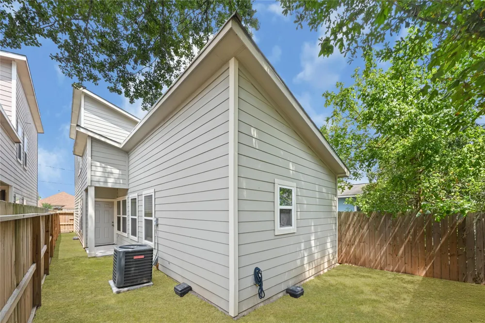 4420 Elmwood Street Houston, TX 77051