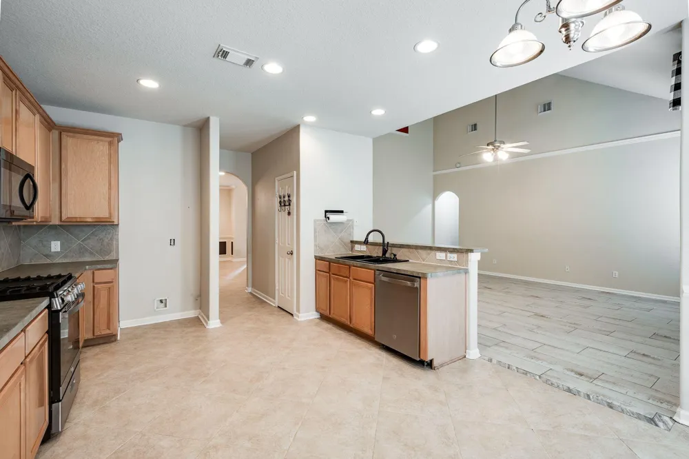 619 Harbor Mist Drive Crosby, TX 77532