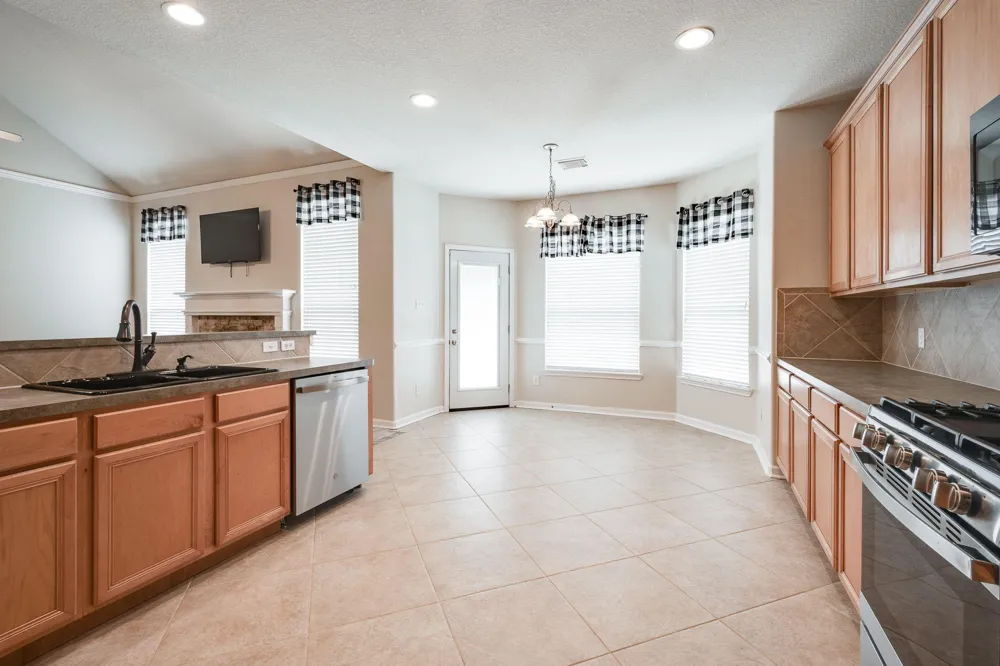 619 Harbor Mist Drive Crosby, TX 77532