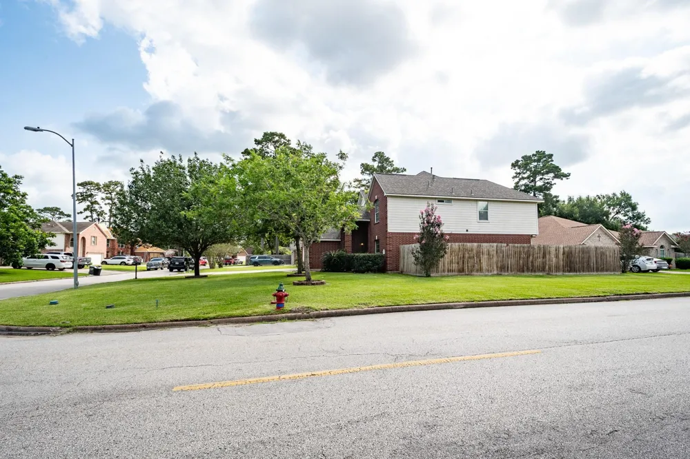 619 Harbor Mist Drive Crosby, TX 77532