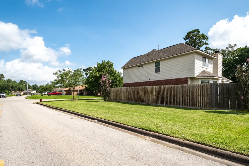 619 Harbor Mist Drive Crosby, TX 77532