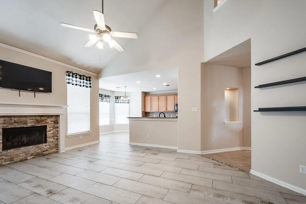 619 Harbor Mist Drive Crosby, TX 77532