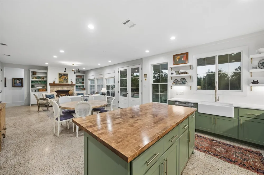 3214 Schoenst Road Carmine, TX 78932