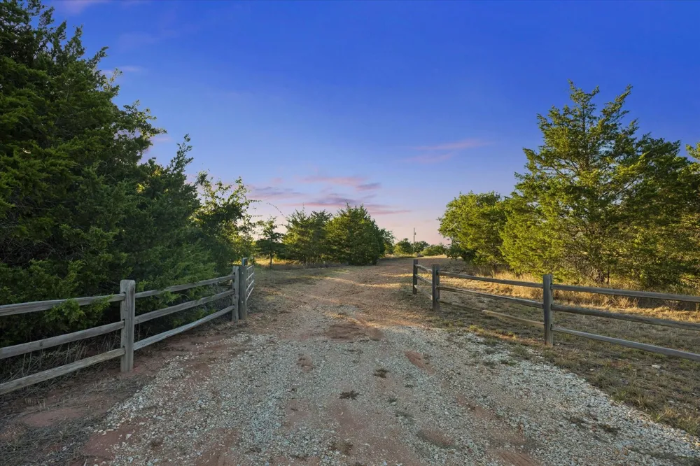 3214 Schoenst Road Carmine, TX 78932