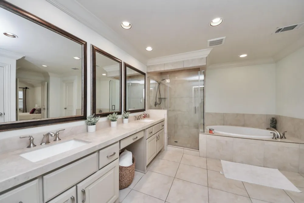 13618 Teal Bluff Lane Houston, TX 77077