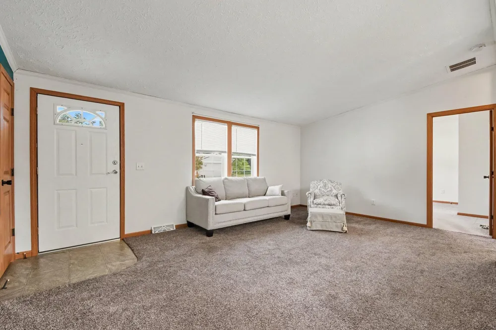 3524 Cloverfield Drive Cedar Springs, MI 49319