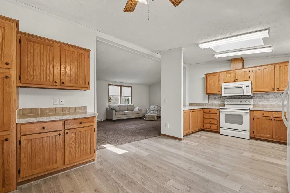 3524 Cloverfield Drive Cedar Springs, MI 49319