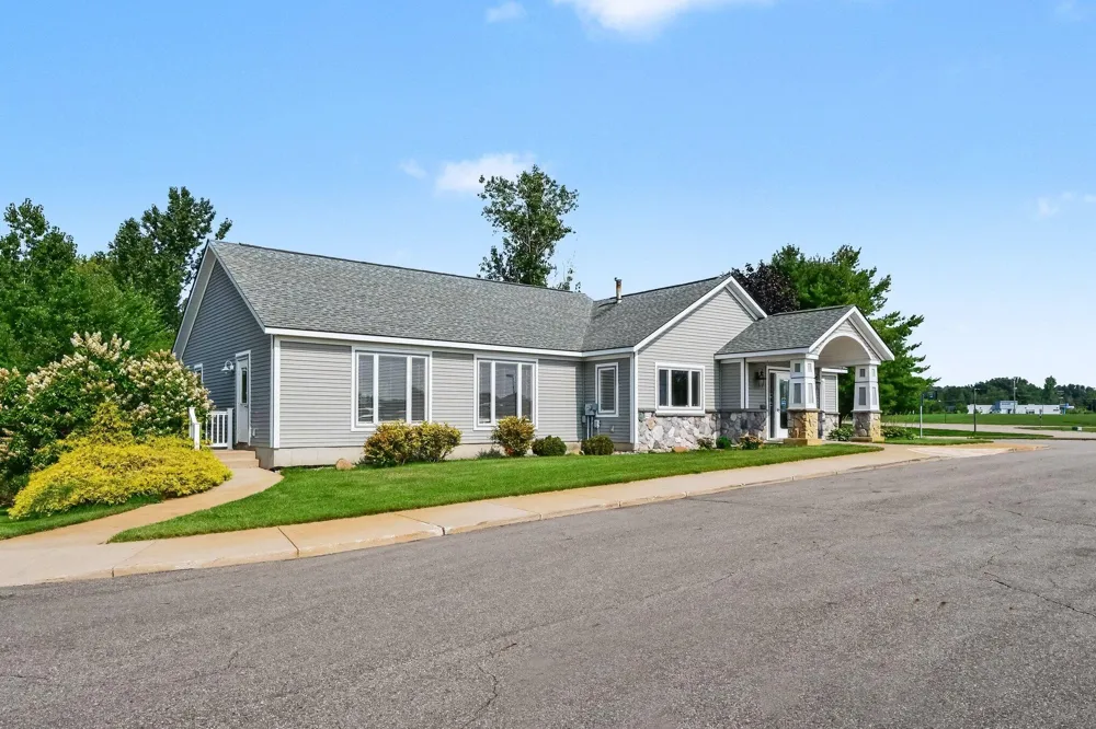 3524 Cloverfield Drive Cedar Springs, MI 49319