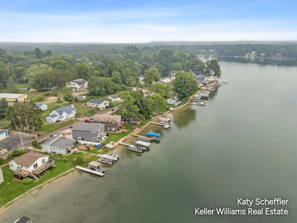 11678 Maywood Drive NE Sparta, MI 49345
