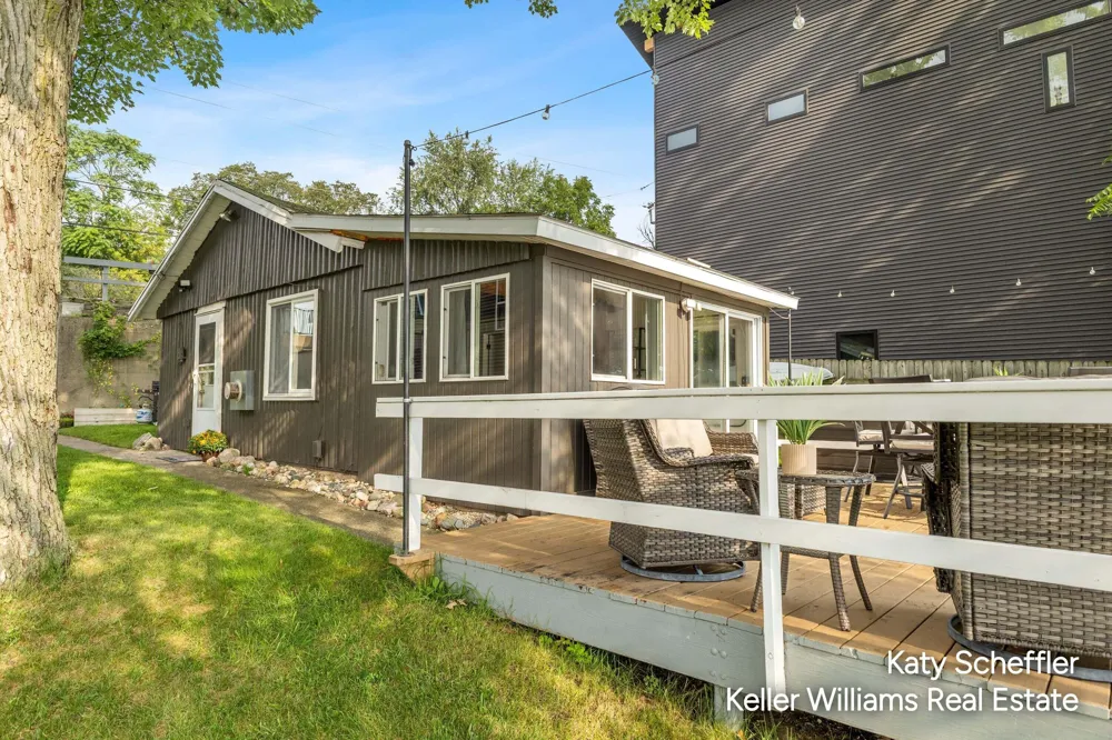 11678 Maywood Drive NE Sparta, MI 49345
