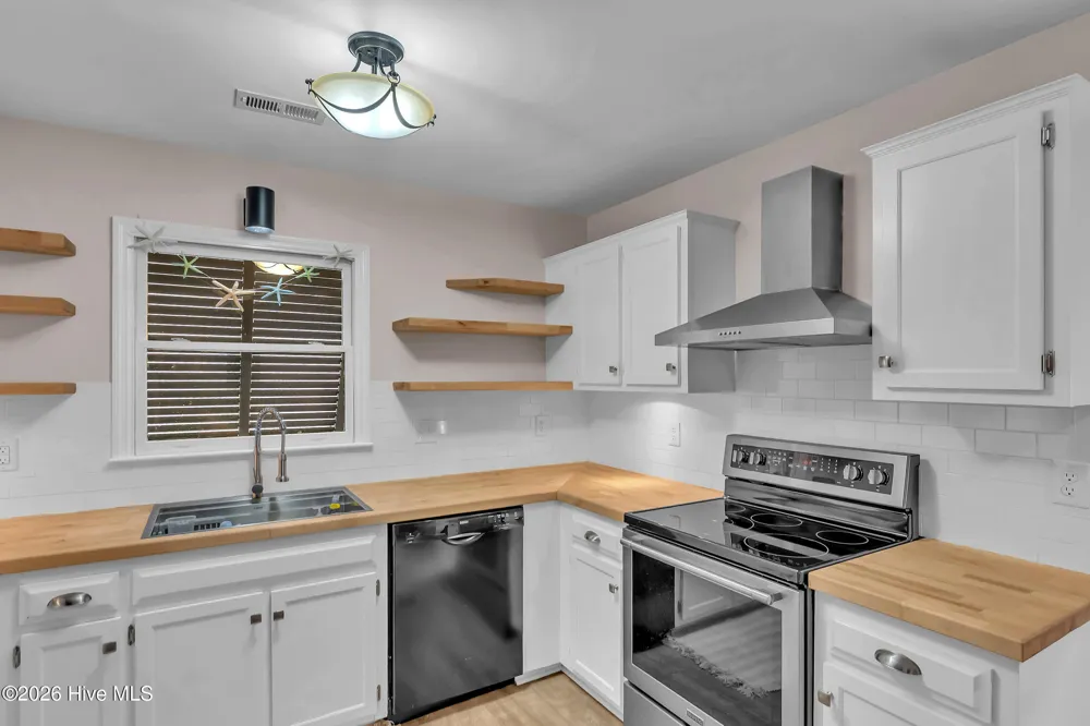 117 Foster Creek Court Swansboro, NC 28584