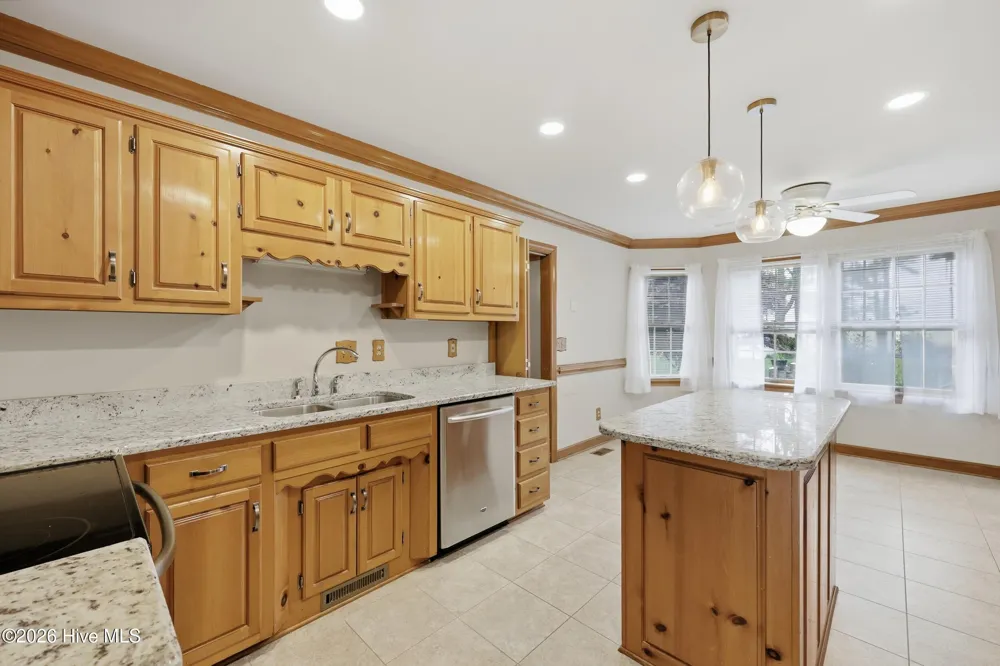 146 Point Boulevard Moyock, NC 27958