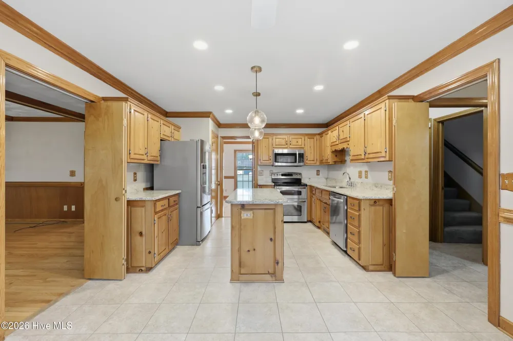 146 Point Boulevard Moyock, NC 27958