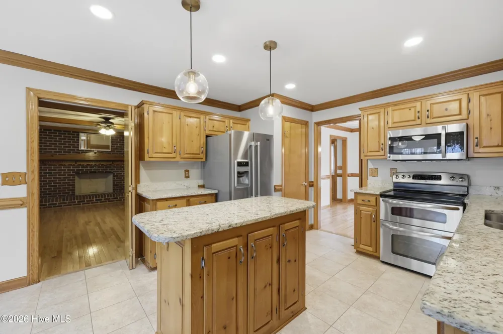 146 Point Boulevard Moyock, NC 27958