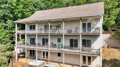 883 Ramey Mountain Road Hiawassee, GA 30546