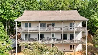 883 Ramey Mountain Road Hiawassee, GA 30546