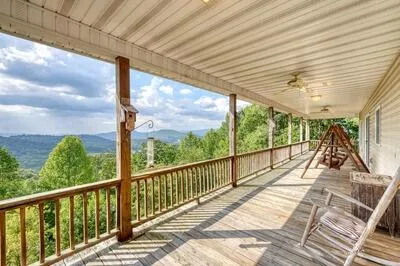 883 Ramey Mountain Road Hiawassee, GA 30546