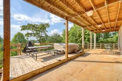 883 Ramey Mountain Road Hiawassee, GA 30546