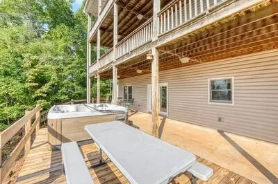 883 Ramey Mountain Road Hiawassee, GA 30546