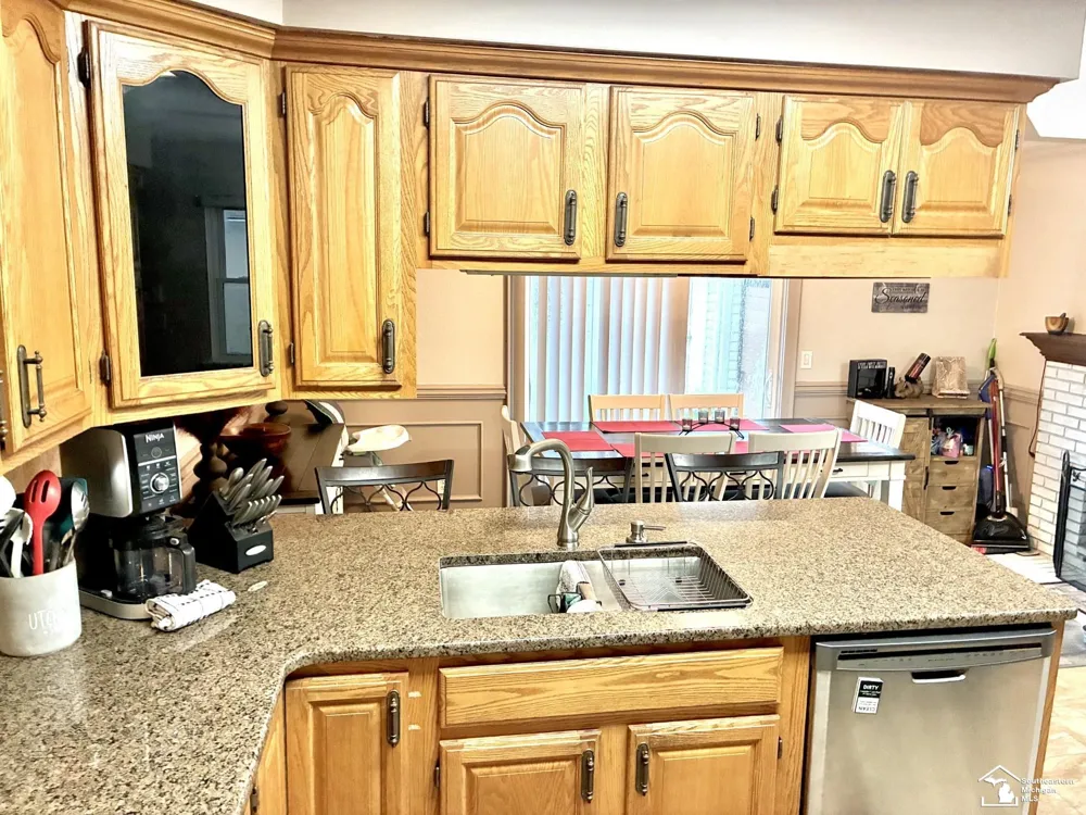 15426 Gulley Street Taylor City, MI 48180