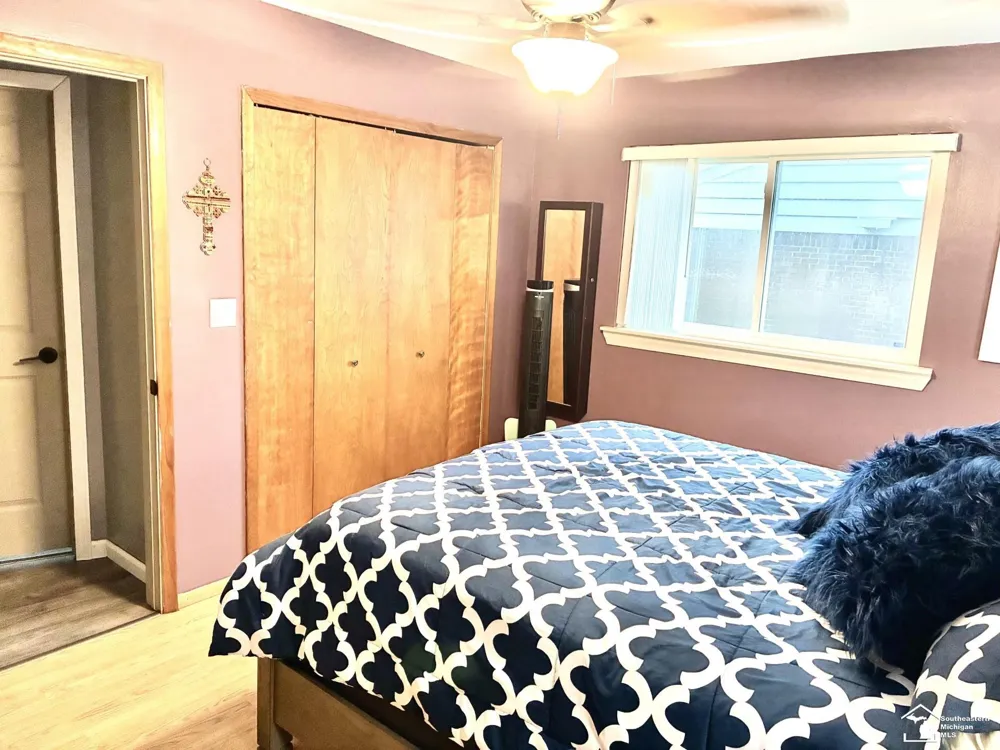 15426 Gulley Street Taylor City, MI 48180