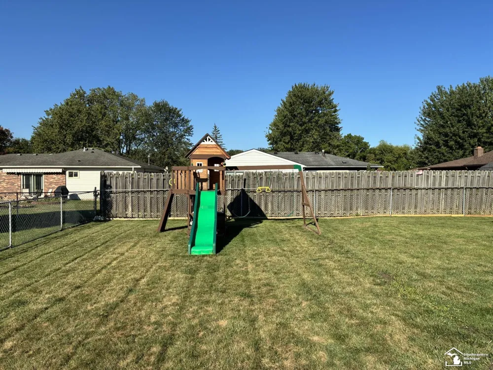 15426 Gulley Street Taylor City, MI 48180