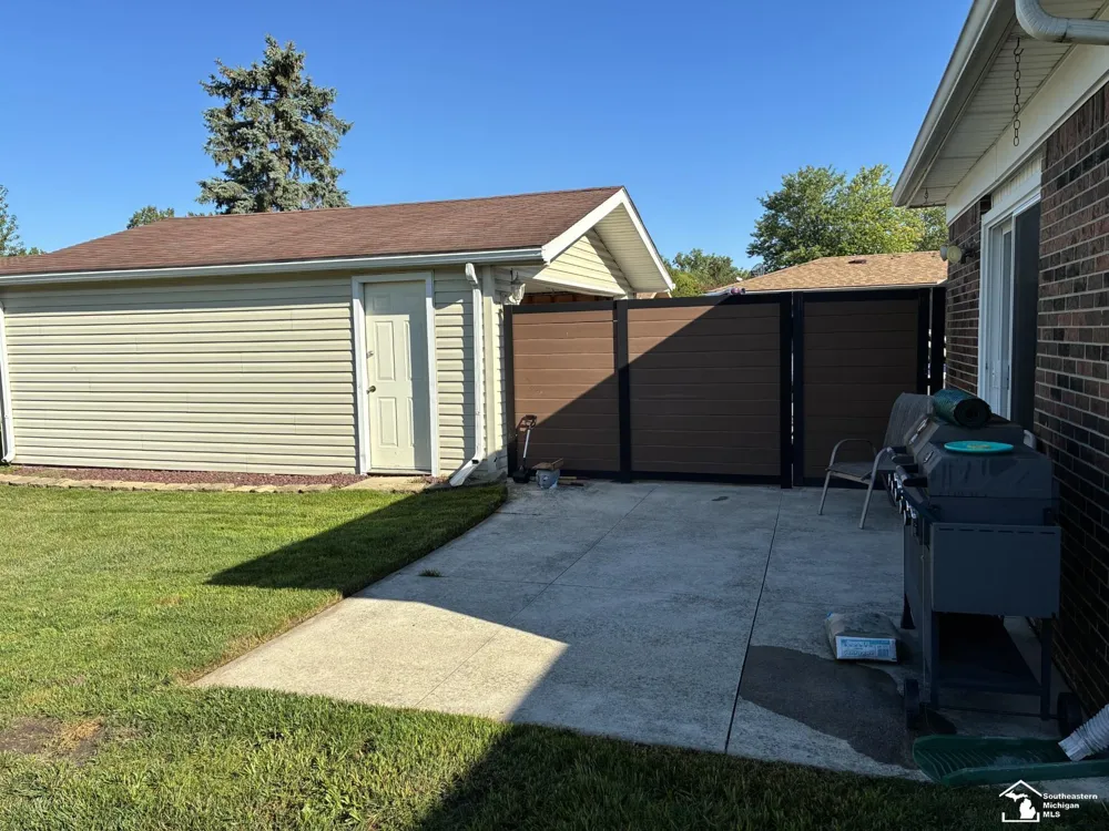15426 Gulley Street Taylor City, MI 48180
