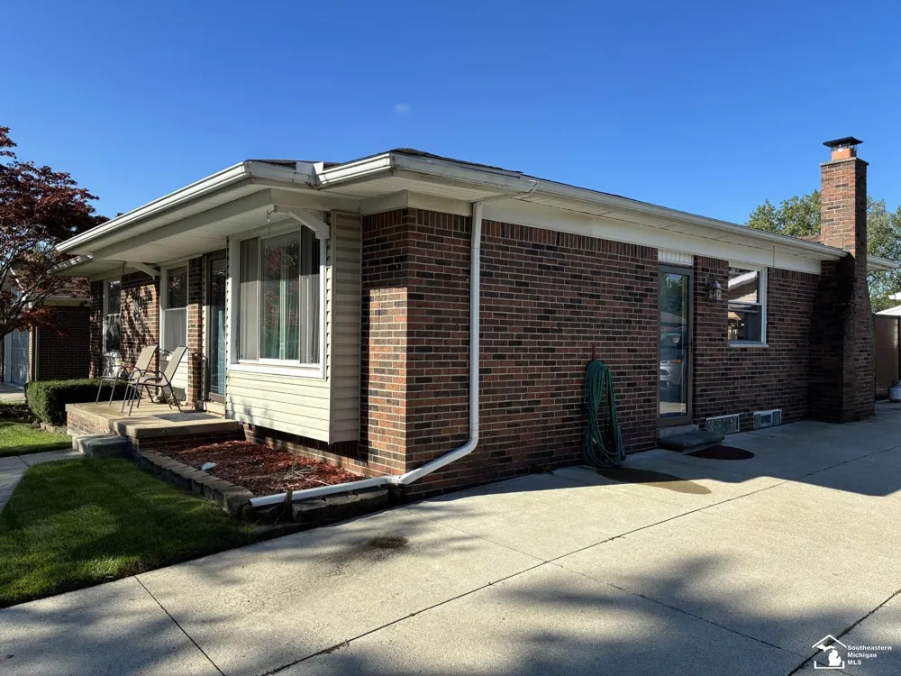 15426 Gulley Street Taylor City, MI 48180