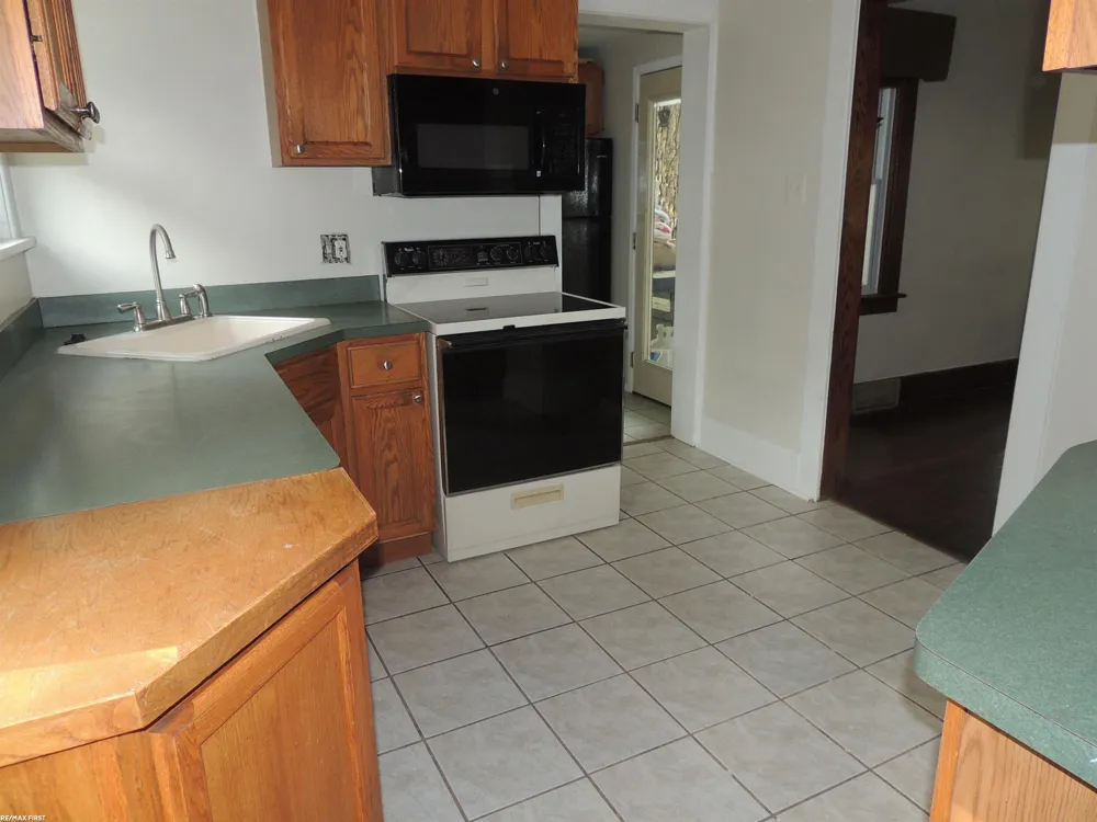 506 Hawthorn Avenue Royal Oak City, MI 48067
